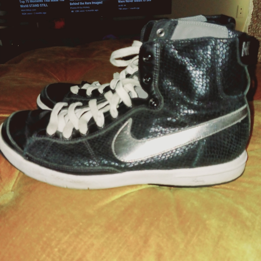 Nike Blazer Mid 77 High-Top Sneakers Sz 7.5 VINTAGE FOR REAL